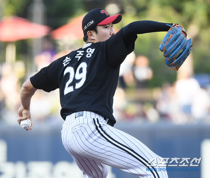 'He also had elbow surgery on his military pen' Ryu Hyun-jin Yang Hyun-jong Kim Kwang-hyun 'Left-handed ace' is born as a 151km left-handed starter 