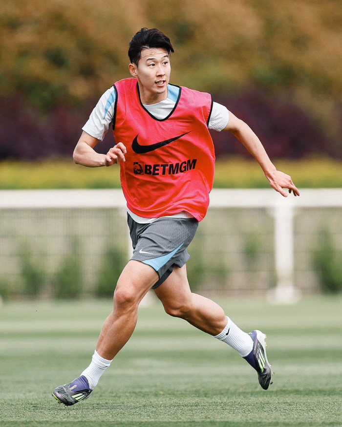 'Is it a sign that EPL's top scorer?' Son Heung-min reports multiple goals immediately after returning to Tottenham → Team 3 wins 7-2...'Promising stars also participate one after another'