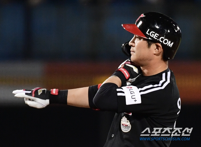 'No one saw it...' LG Big Inning → 8-4 come-from-behind victory & winning series on Park Hae-min's 'ghost steal'. Kim Hyun-soo and Oh Ji-hwan 6 hits and 4 RBIs joint 