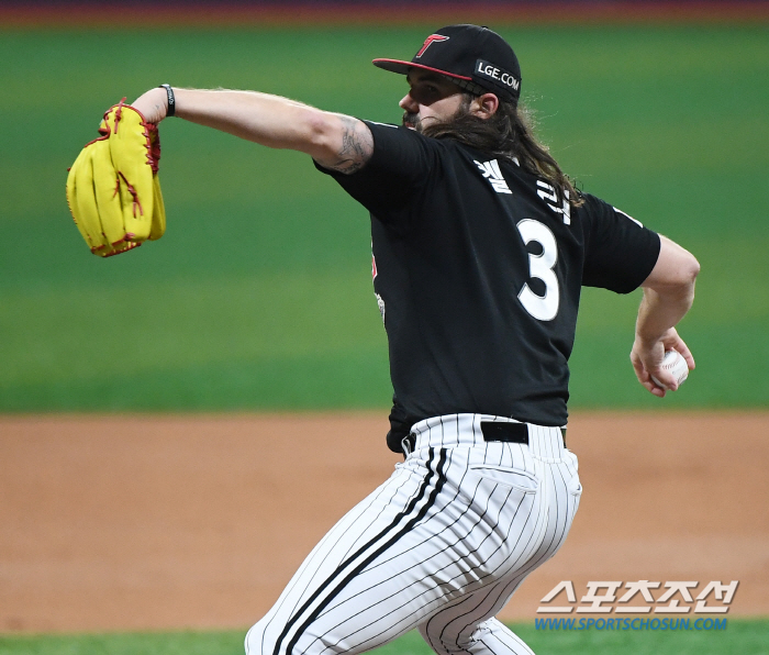 'No one saw it...' LG Big Inning → 8-4 come-from-behind victory & winning series on Park Hae-min's 'ghost steal'. Kim Hyun-soo and Oh Ji-hwan 6 hits and 4 RBIs joint 