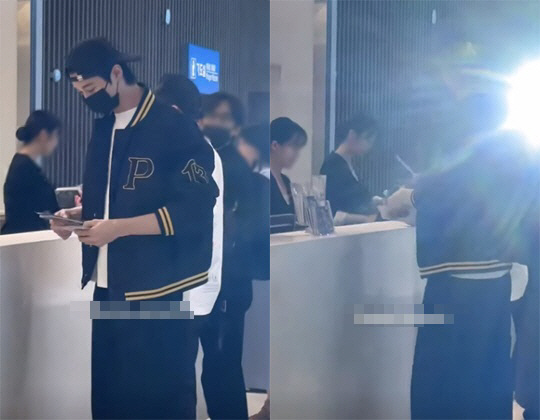Byun Woo-seok, Emperor Gyeong-ho, are you unconscious of expanding the internal investigation? Relaxed fan service at Hong Kong airport 