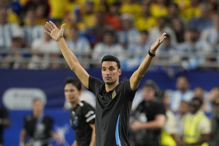 More important man than Guardiola in Messi's life...Life in Argentina? 'I'll even renew my contract for 15 years.'