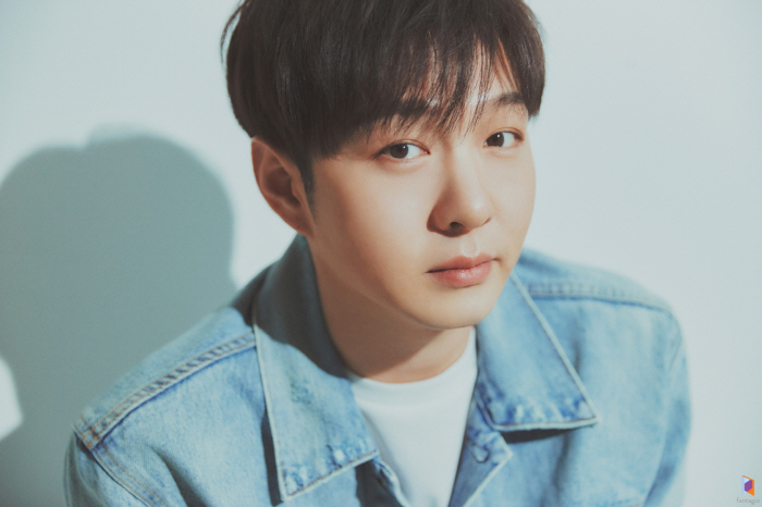  ''Jeon-snack' continues to be famous! Lee Chang-seop opens his personal YouTube channel 'Changtazio'