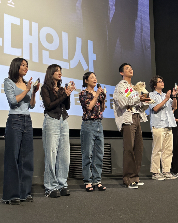 The late Lee Sun-kyun X Joo Ji-hoon 'Escape', the first movie to be released...A full-fledged box office run preview