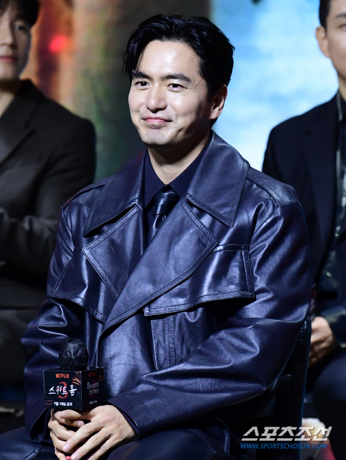  LEE JIN WOOK 'Handsomeness that doesn't change'