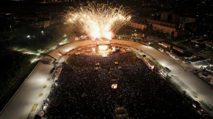 Stray Kids Met 70,000 Audiences...Milan's Big Music Festival Headlining Performance Results