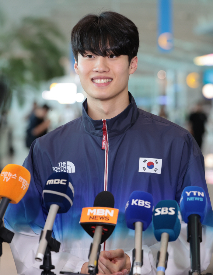 Swim 黃 Kim's departure from Paris, the battleground...Junghoon Lee General Manager'Aim for 3 Medals'...Chairman Chung Chang-hoon'I believe in 金믿는다 for the first time in 12 years'
