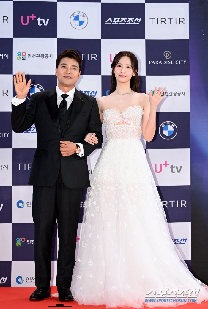  Jeon Hyunmoo - Im Yoona, look forward to your perfect chemistry