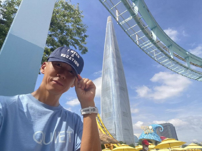 'Family Dad'Sean goes to an amusement park with her daughter and her friends in this heat''Mother Mode'