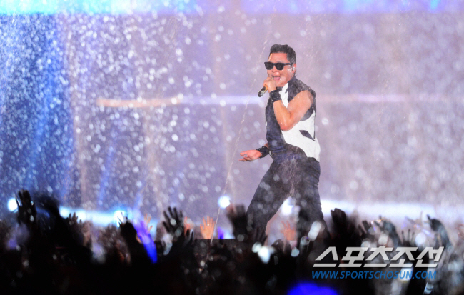 Psy, Gwacheon due to heavy rain and lightning strikes'Hummry Show' Interruption'Hummry Show'Unexperienced Situation'