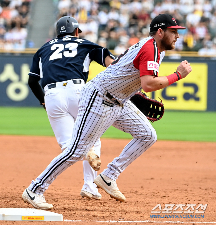 'Kelly cried and laughed at Son Joo-young' Son Joo-young 2 earned runs in 7 innings Shin Min-jae's come-from-behind walk to LG and Doosan for 5 consecutive wins. Five consecutive wins after four consecutive losses in the second half