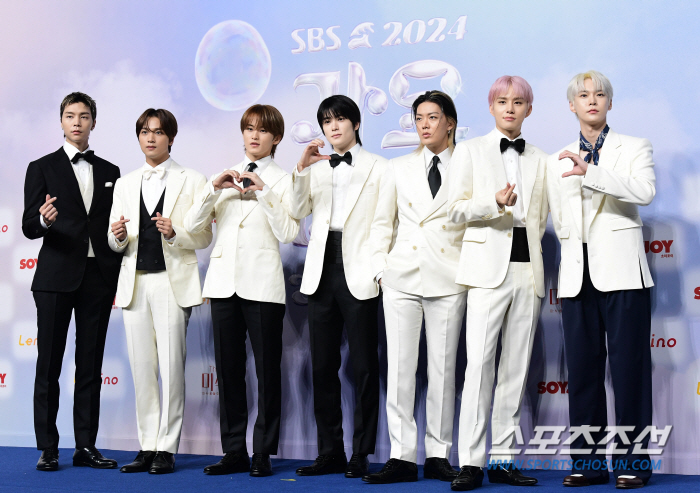  NCT 127 'Wearing a tuxedo and looking more stylish'