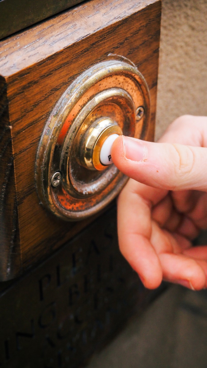 It's a teenage gun that's been playing around with the challenge of 'Pulling the Doorbell'