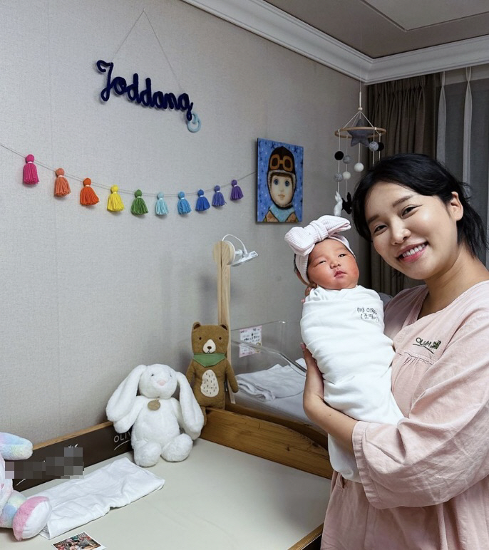 Lalal enters luxury postpartum care center with daughter'Take a good rest and let's get out of here'