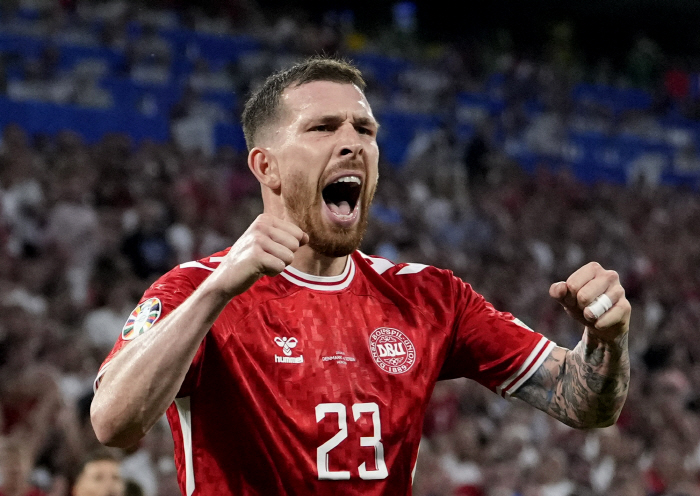 'Who will protect SON now?'Hoybier confirms transfer to Marseille →'Lease with full transfer option'
