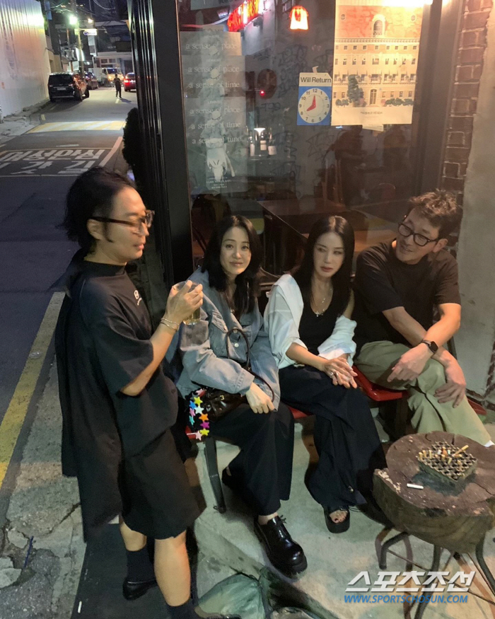  Ha Jungwoo X Ko Hyunjung X Uhm Junghwa? Unbelievable combination. Jung Jaehyung did it