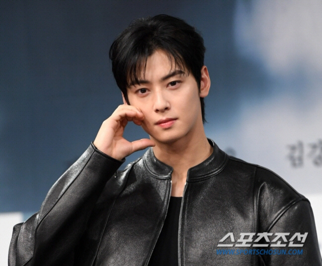 Cha Eun-Woo becomes a superpower..
