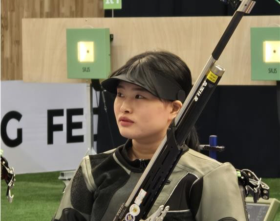  First medal from Paris in the 10m air rifle in the mixed city, 'high school girl'Ban Hyo-jin'Mom'Ban Jo-hyun'Jeong Jo-jun'