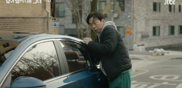 Would you like to eat ramen?'→'You're the leader!' Kim A-young and Yoon Byung-hee refuse to flutter (She's different day and night)
