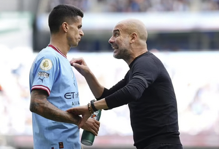 If you protest to Pep Guardiola, this is what happens...Deletion of the Wolkle title, Nakdonggang River duck egg status