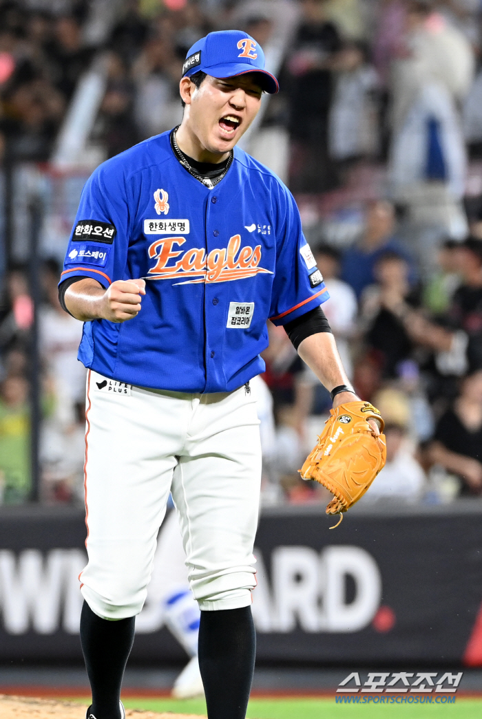 I asked him to throw 5 innings, and he won...Hanwha beats KT with gusty wind and has won four consecutive games 