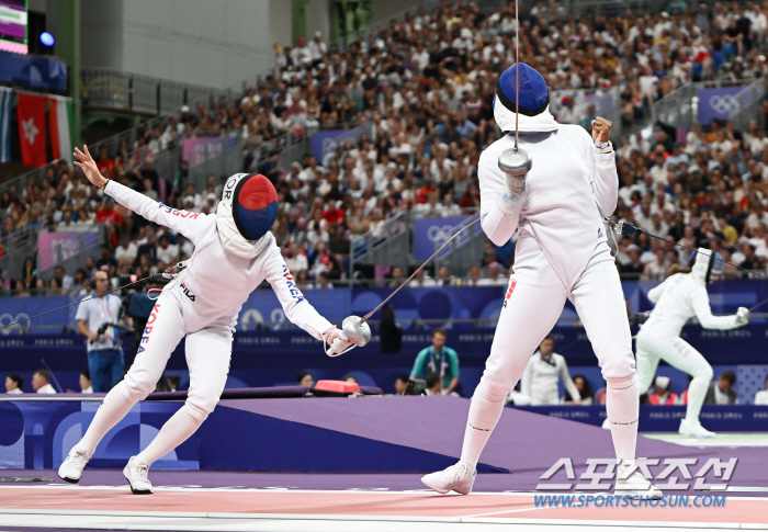 Women's epee team competition 'I was aiming for a gold medal ', but I lost to France in the first edition 'Host country ' No medal after individual competition '