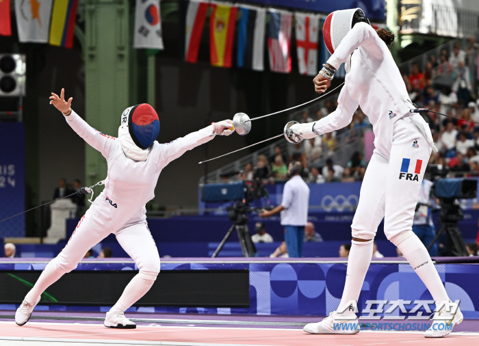 Women's epee team competition 'I was aiming for a gold medal ', but I lost to France in the first edition 'Host country ' No medal after individual competition '