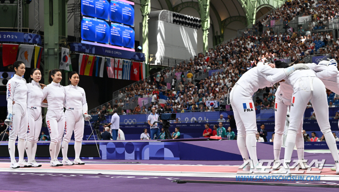 Women's epee team competition 'I was aiming for a gold medal ', but I lost to France in the first edition 'Host country ' No medal after individual competition '