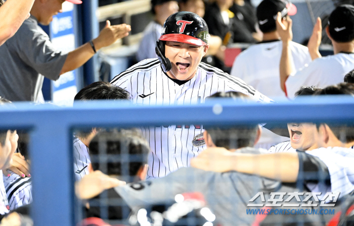 '17 Hit Mega Twin Spoiler Explosion'+'Samsung Killer'Son Joo-young won eight games and LG succeeded in an 11-5 rebound. He's chasing KIA. Kang Min-ho's 3G consecutive shots, 11 home runs in July 