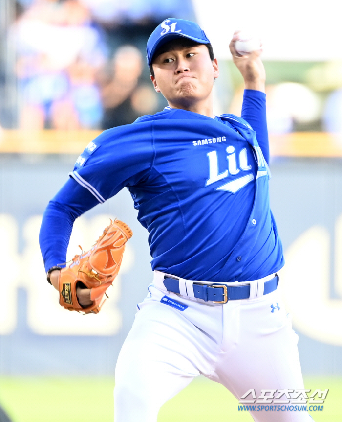 '17 Hit Mega Twin Spoiler Explosion''Samsung Killer'Son Joo-young won eight games and LG succeeded in an 11-5 rebound. He's chasing KIA. Kang Min-ho's 3G consecutive shots, 11 home runs in July
