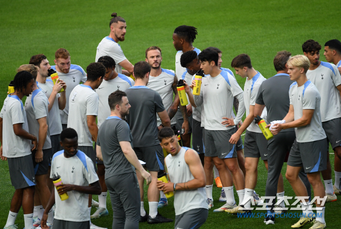 'Amazing SON!' Even Tottenham freshman changed his mind...'I don't usually do that to my teammates'→'Son Heung-min is an exception'