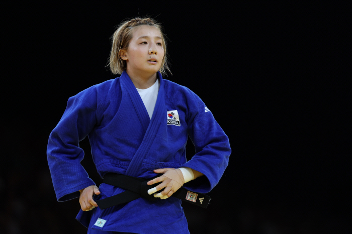 In the end, I shed a hot tear, a defeat in the Judo Kim Ji-soo's consolation match 