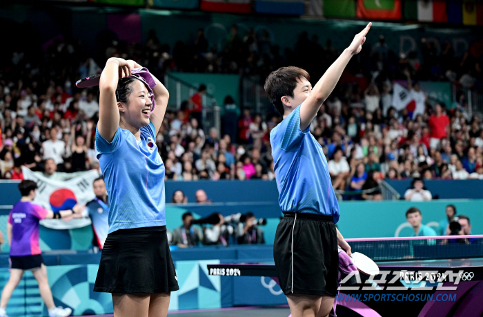 'That's what you meant?' Explosive attention poured into the 'mixed 銅' ceremony of Lim Jong-hoon's hand salute 