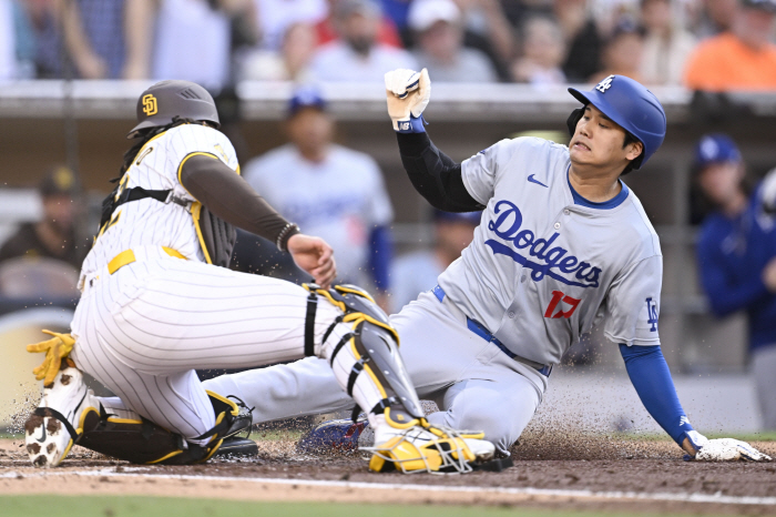 '9 wins and 2 losses in the second half' SD is scary, catch LAD again and chase the 4.5 game difference...Kim Ha-sung has no hits in 2 at-bats, 2 walks, and 1 point