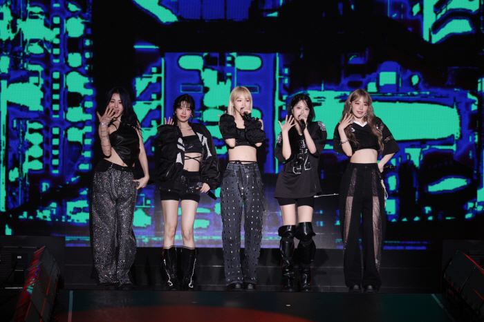 Le Seraphim  'Seriously' Did you get it right..'Getting the courage to find answers in difficulties' daily fan meeting results