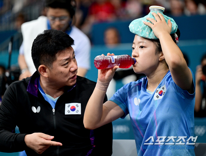 'Hayata, congratulations!' The dignity of the loser shown by Shin Yu-bin who missed the 銅 