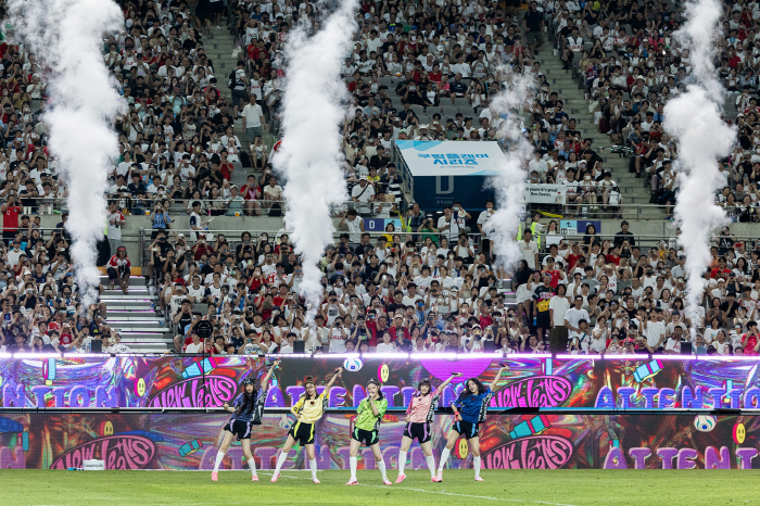 Newzins, Munich vs Tottenham half-time show heated up..Proof of world-class status 