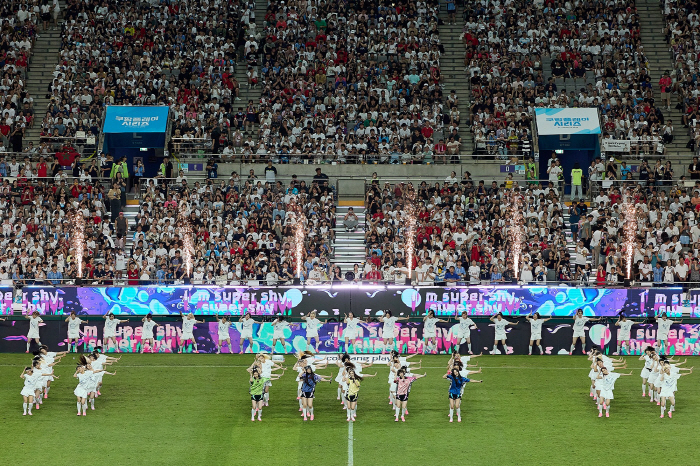 Newzins, Munich vs Tottenham half-time show heated up..Proof of world-class status 