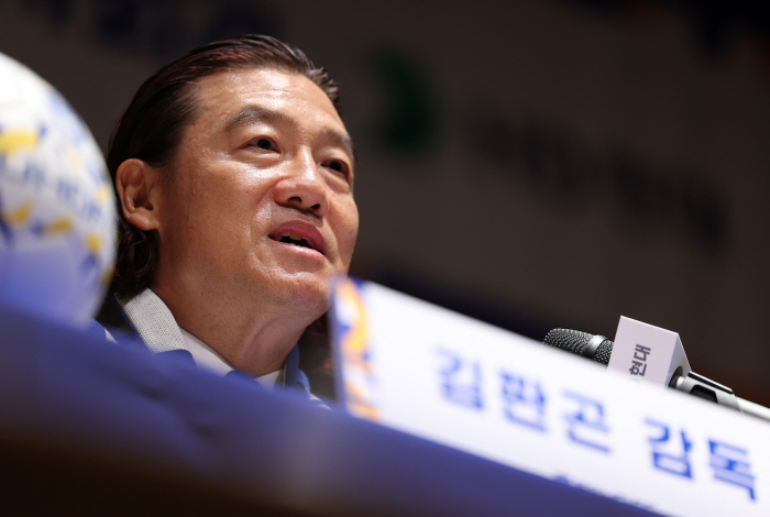 'Helping Hong Myung-bo'New Ulsan coach Kim Pan-gon''This season's goal is 'double', breaking the seal → one-minute hunger' (Full Story)