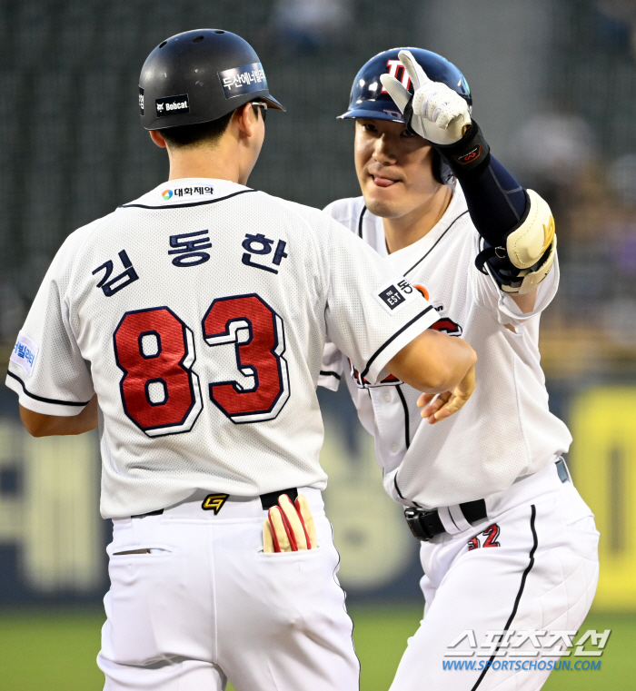 '01 → 72 → 76' 'New finish's 154km 5-out save' Doosan and LG escaped five consecutive losses. LG-Samsung-Doosan 2G Game 2nd Place Fight Rekindled