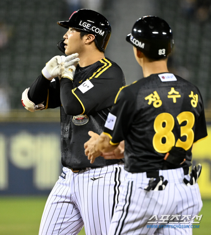 '01 → 72 → 76' 'New finish's 154km 5-out save' Doosan and LG escaped five consecutive losses. LG-Samsung-Doosan 2G Game 2nd Place Fight Rekindled
