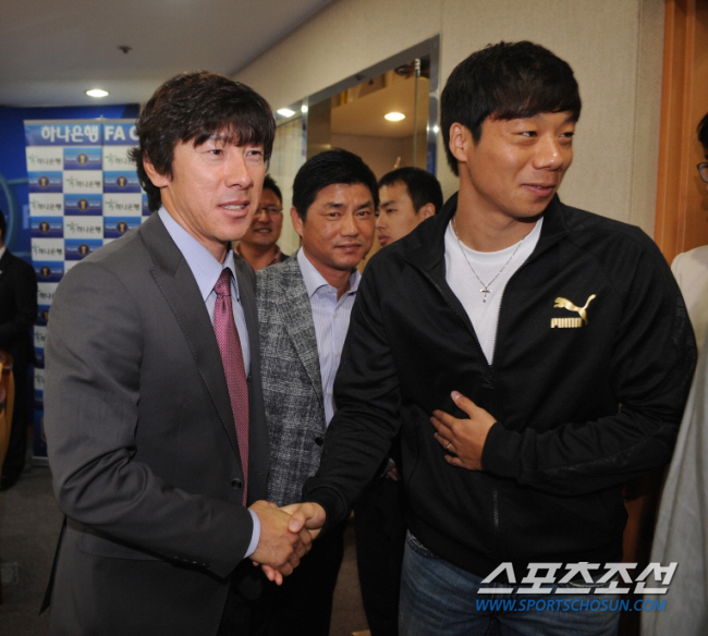 Yeom Ki-hoon, who came out of the well, joined Shin Tae-yong as Indonesia's offensive coach