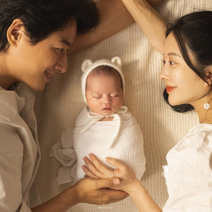 Lee Ji-hoon ♥ Daughter ♥ Aya-ne, the emotion of the first family photo 'A new life in which you two meet and form three.'