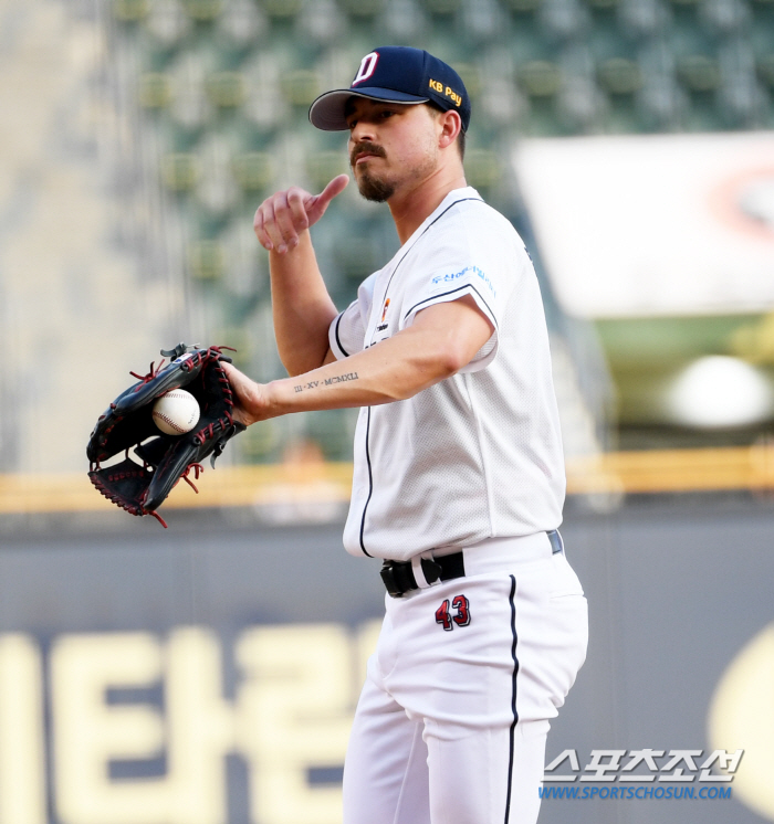 '4th consecutive LG's 3rd place drop' Yang Eui-ji's come-from-behind three-run shot Ballazovic to grab the 1st and 2nd places, and Doosan won from behind again. 2nd place Samsung and 2G chase