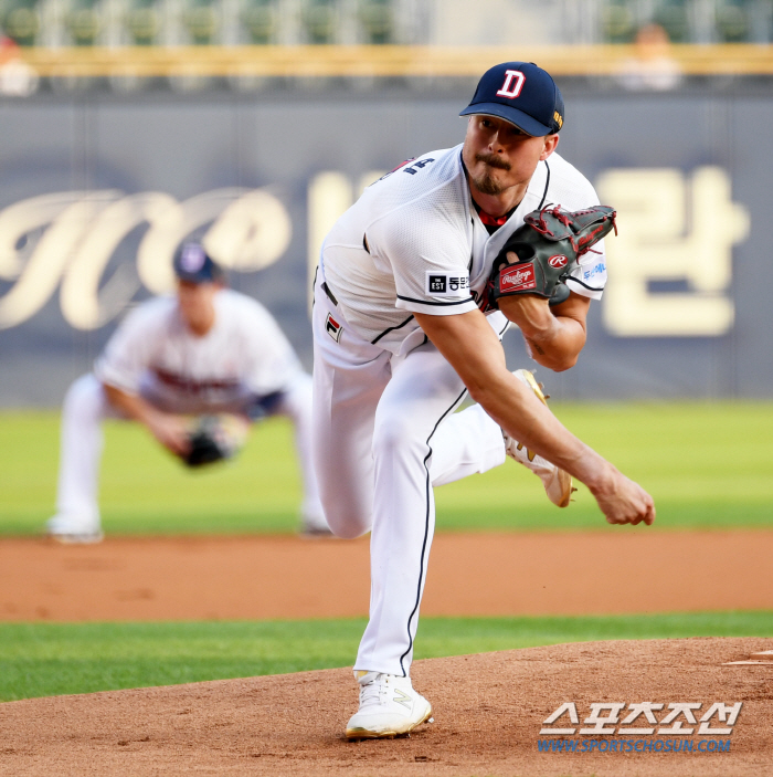 '4th consecutive LG's 3rd place drop' Yang Eui-ji's come-from-behind three-run shot Ballazovic to grab the 1st and 2nd places, and Doosan won from behind again. 2nd place Samsung and 2G chase