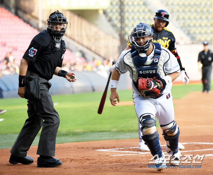 '4th consecutive LG's 3rd place drop' Yang Eui-ji's come-from-behind three-run shot Ballazovic to grab the 1st and 2nd places, and Doosan won from behind again. 2nd place Samsung and 2G chase