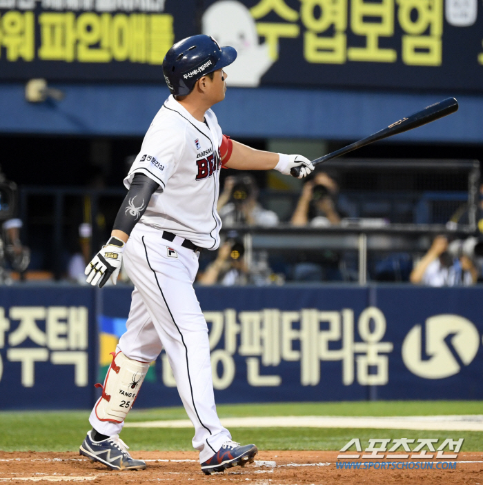 '4th consecutive LG's 3rd place drop' Yang Eui-ji's come-from-behind three-run shot Ballazovic to grab the 1st and 2nd places, and Doosan won from behind again. 2nd place Samsung and 2G chase