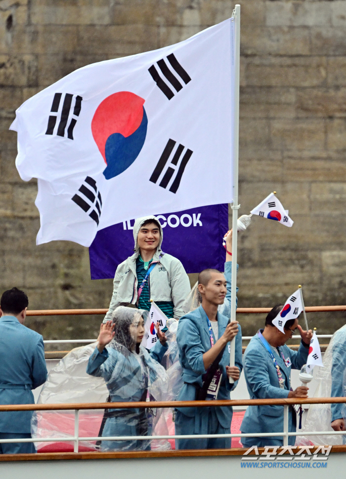 'Korea Track & Field's first medal attempt!' Woo Sang-hyuk's Showtime begins 