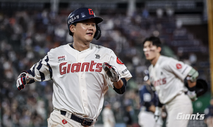 The start of August's counterattack? Lotte's 4th consecutive victory! 55 minutes Rainfall stoppage → 4 home runs 28 hits exchanged → Nakdonggang River Derby in chaos even with head shots