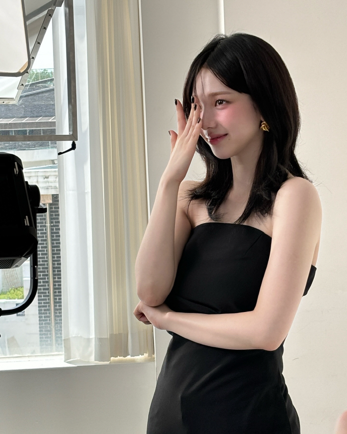 Espa Carina, it's not AI? Unreal beauty...Even the slim figure 'Perfect' itself
